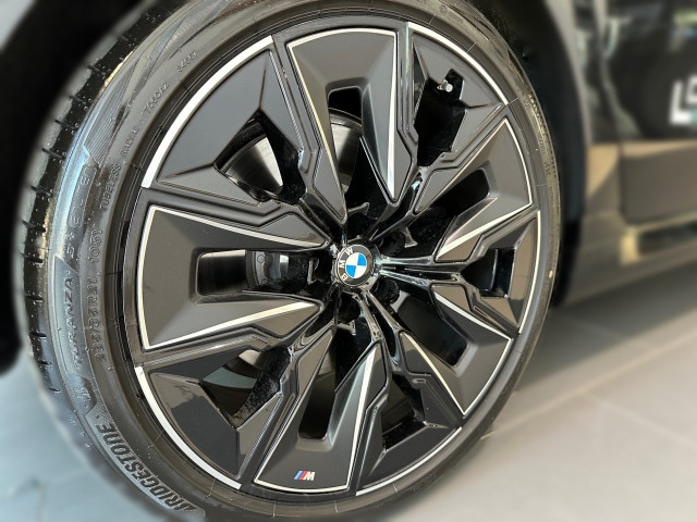 Bild 8: BMW 740d xDrive Limousine G70 B57