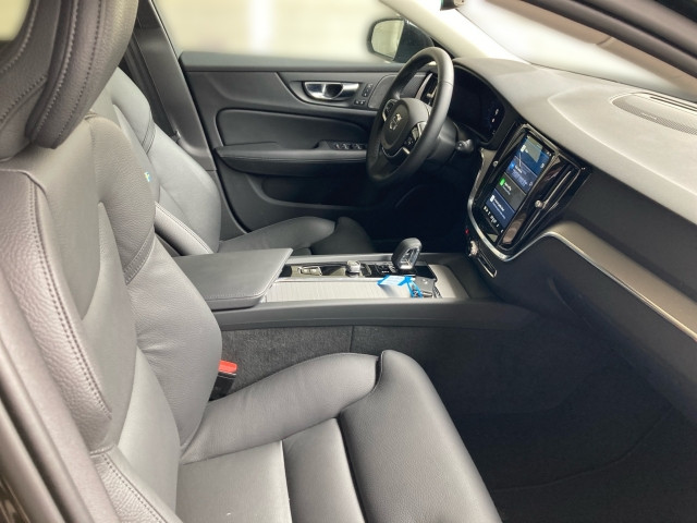 Bild 5: VOLVO PKW V60 Plus, B4 Mild Hybrid, Benzin, Dark