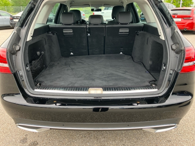 Bild 9: Mercedes C180