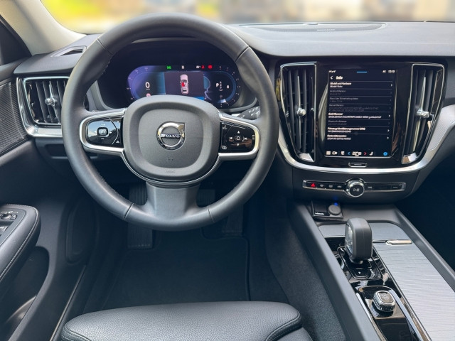 Bild 6: VOLVO PKW V60 Plus, B4 Mild Hybrid, Benzin, Dark