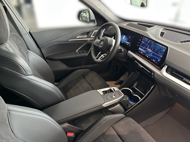 Bild 9: BMW iX1 xDrive30 U11 XE2