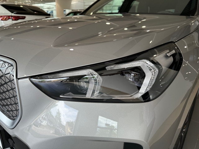 Bild 3: BMW iX1 xDrive30 U11 XE2