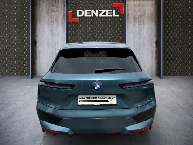 Bild 10: BMW PKW i-Serie iX xDrive50 105kWh