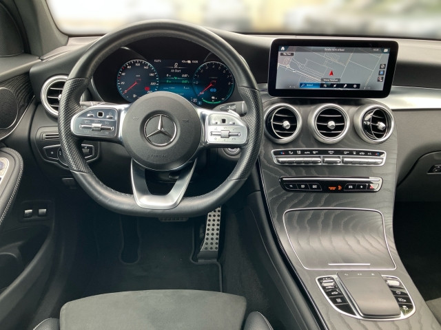 Bild 10: Mercedes GLC 300e 4MATIK