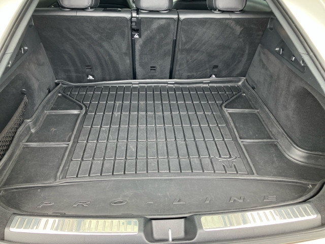 Bild 1: Mercedes GLC 300e 4MATIK