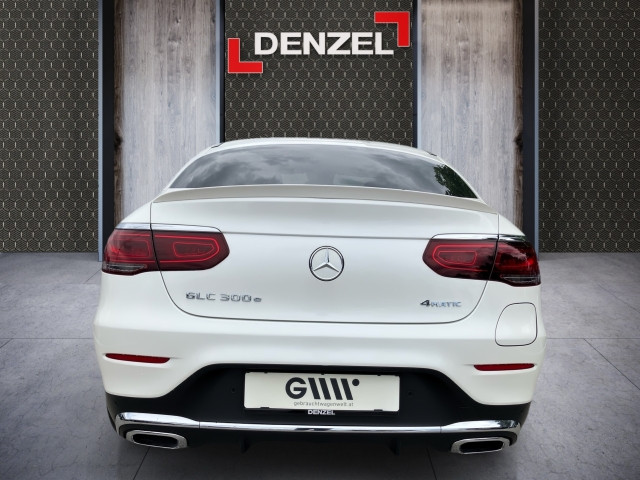 Bild 2: Mercedes GLC 300e 4MATIK