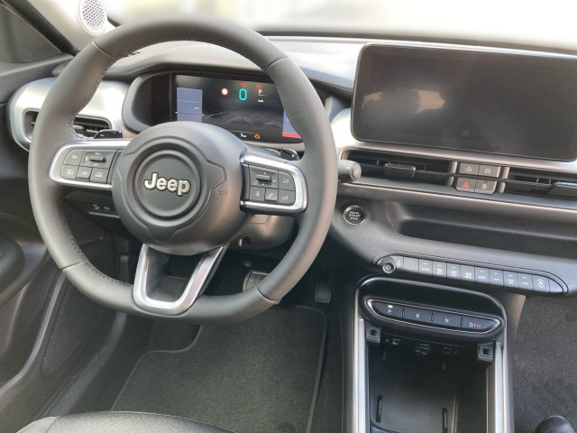 Bild 5: Jeep Avenger e-Hybrid 1,2 T3 The North Fase