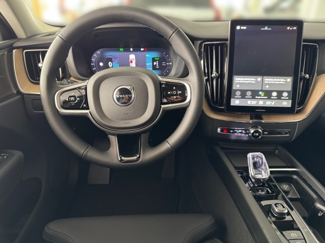Bild 6: VOLVO PKW XC60 Plus, T6 AWD Plug-in Hybrid, Elektrisch/Benzin, Dark