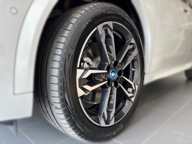 Bild 10: BMW iX2 xDrive30 U10 XE2