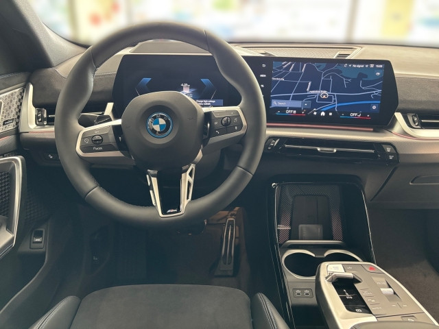Bild 12: BMW iX2 xDrive30 U10 XE2