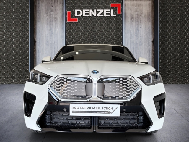 Bild 4: BMW iX2 xDrive30 U10 XE2