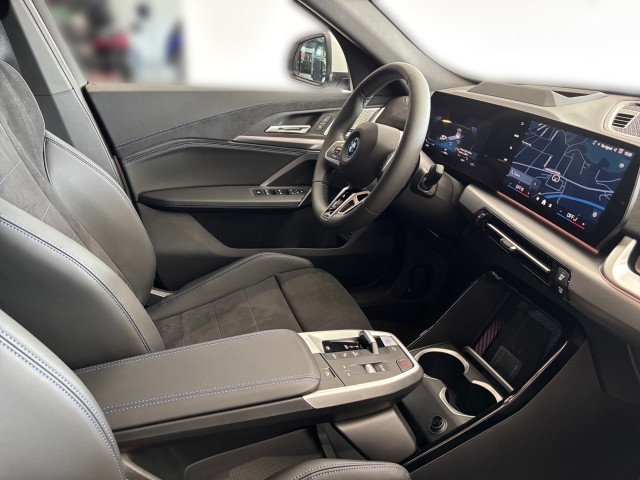 Bild 7: BMW iX2 xDrive30 U10 XE2