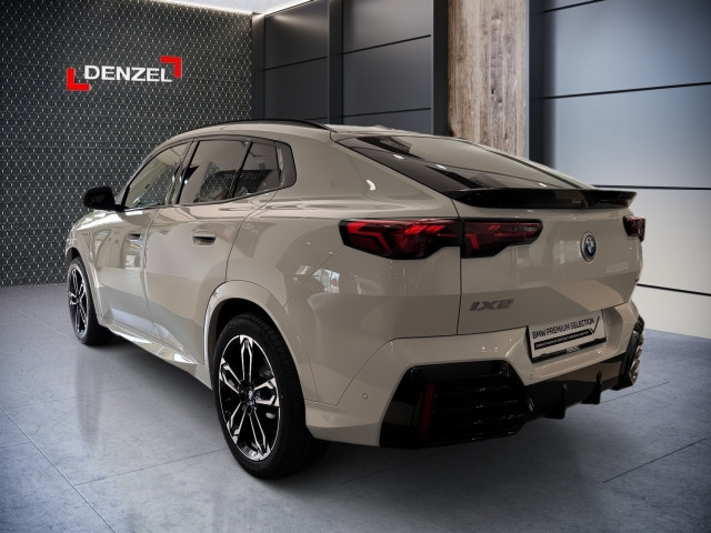 Bild 8: BMW iX2 xDrive30 U10 XE2