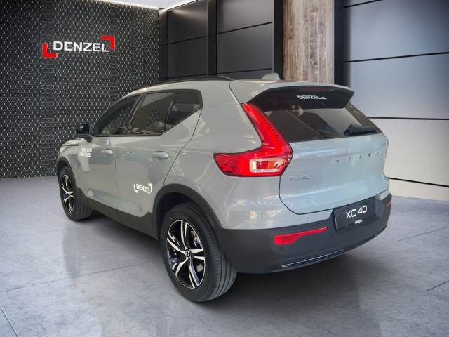 Bild 1: VOLVO PKW XC40 Plus, B3 Mild Hybrid, Benzin, Dark