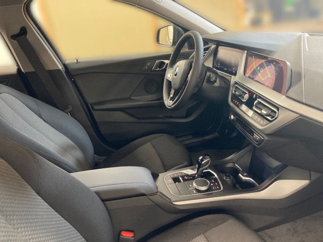 Bild 8: BMW 116d 5-Türer F40 B37