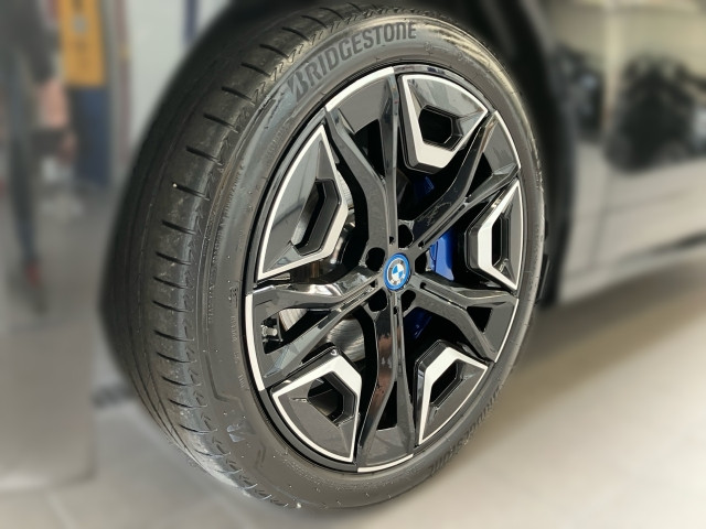 Bild 4: BMW PKW i-Serie iX xDrive40 I20 XE2