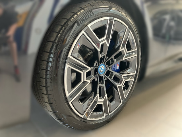 Bild 4: BMW i5 eDrive40 Touring G61