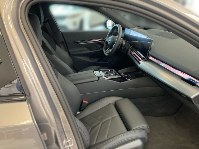 Bild 5: BMW 550e xDrive Limousine G60 XB1