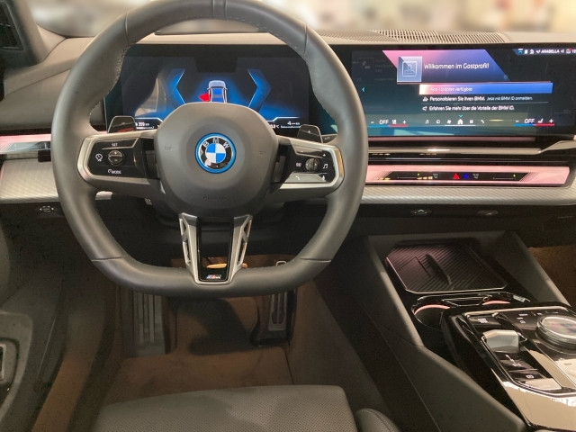Bild 6: BMW 550e xDrive Limousine G60 XB1