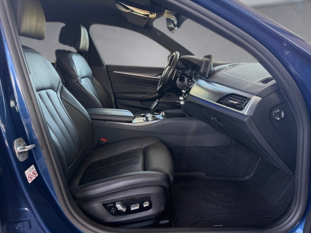 Bild 11: BMW 540i 48 V Touring xD