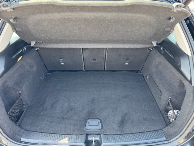 Bild 9: Mercedes B 180d.