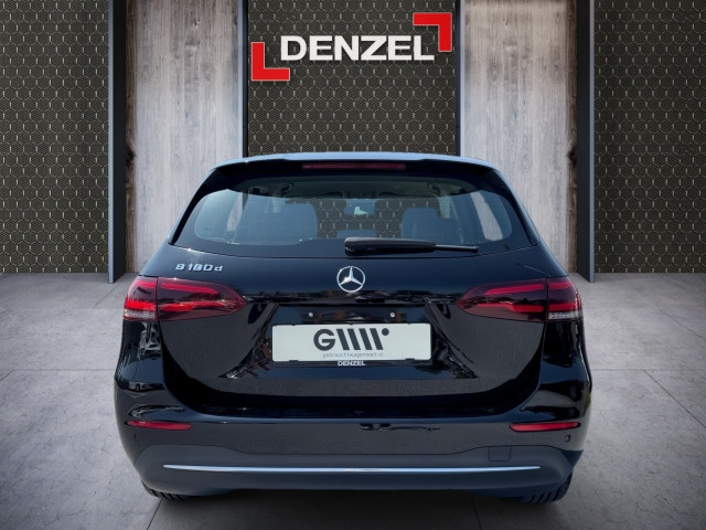 Bild 10: Mercedes B 180d.
