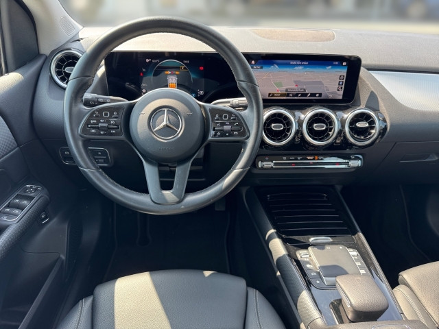 Bild 6: Mercedes B 180d.