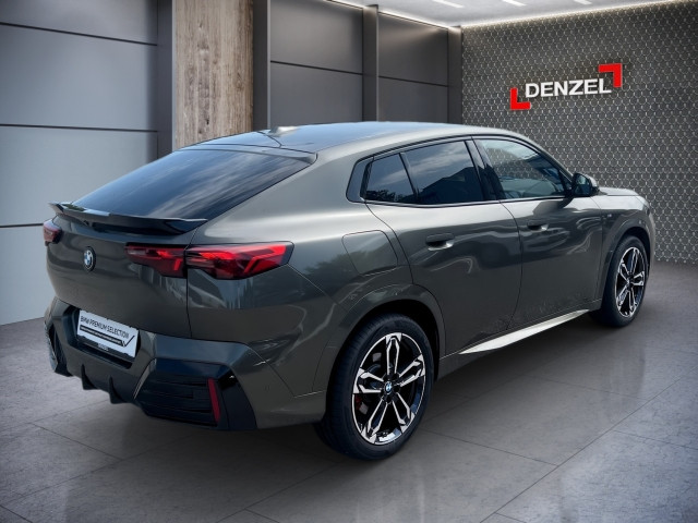 Bild 3: BMW X2 sDrive 18d Aut.