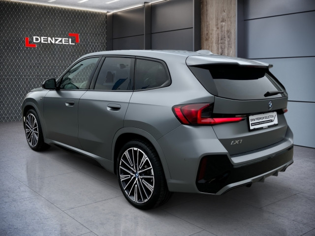 Bild 2: BMW iX1 xDrive30 U11