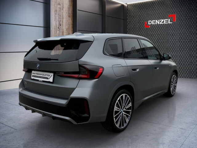 Bild 3: BMW iX1 xDrive30 U11