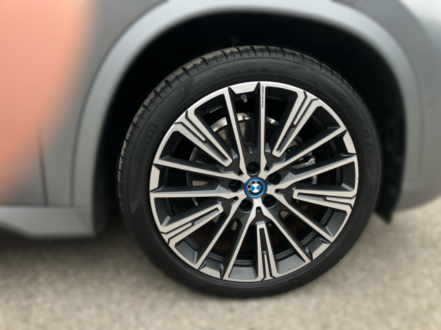 Bild 4: BMW iX1 xDrive30 U11