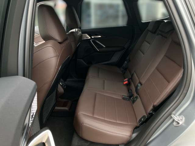 Bild 8: BMW iX1 xDrive30 U11