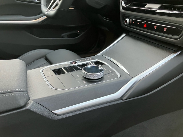 Bild 8: BMW 330e xDrive Touring G21