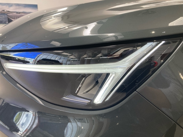 Bild 2: VOLVO PKW XC40 B3 Mild Hybrid Plus Dark