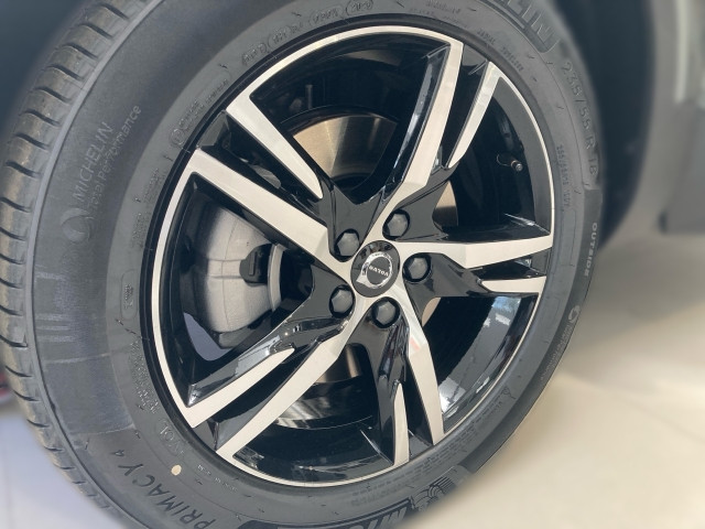 Bild 3: VOLVO PKW XC40 B3 Mild Hybrid Plus Dark