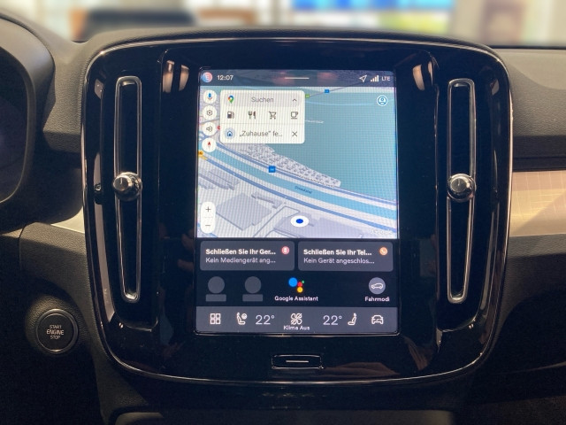 Bild 6: VOLVO PKW XC40 Plus, B3 Mild Hybrid, Benzin, Dark