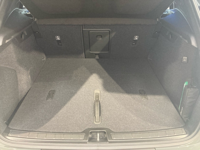 Bild 8: VOLVO PKW XC40 B3 Mild Hybrid Plus Dark