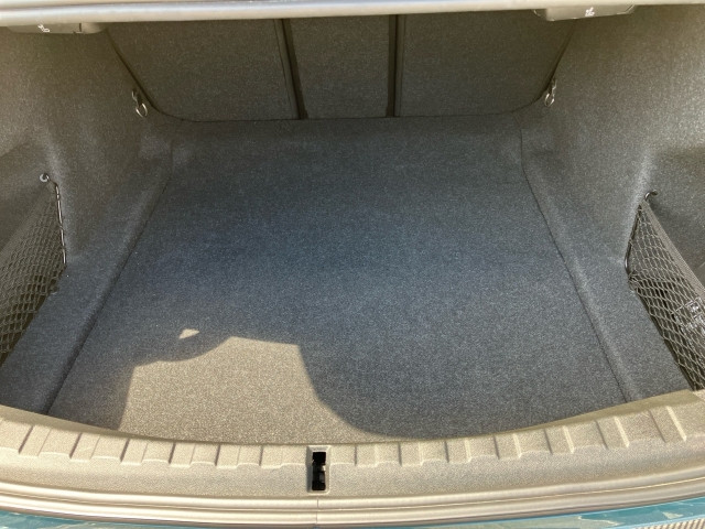 Bild 9: BMW 330i Aut.