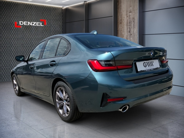 Bild 3: BMW 330i Aut.