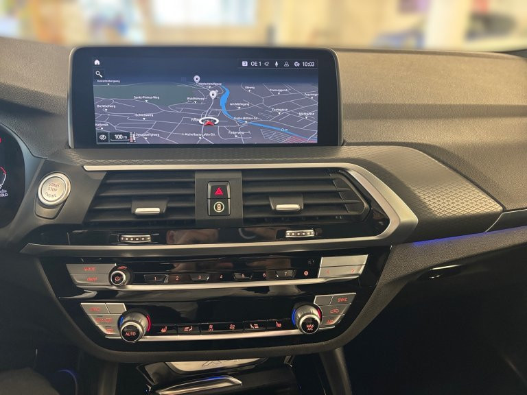 Bild 7: BMW X4 xDrive 20d 48 V A