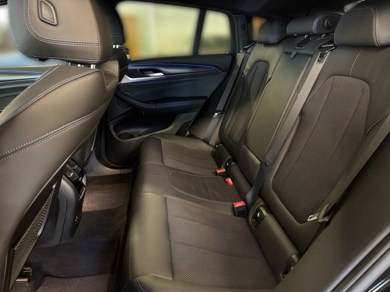 Bild 8: BMW X4 xDrive 20d 48 V A