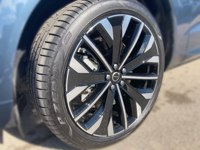 Bild 3: VOLVO PKW XC60 T6 AWD Plug-in Hybrid Ultra Bright