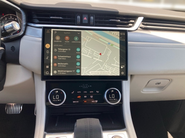 Bild 7: Jaguar F-Pace R-Dynamic SE P400e PHEV AWD