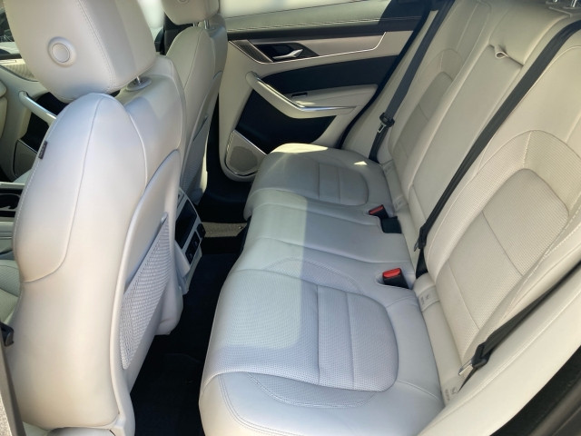 Bild 8: Jaguar F-Pace R-Dynamic SE P400e PHEV AWD