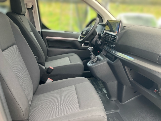 Bild 5: Toyota Proace Verso 2,0 l, 145 Shuttle Medium