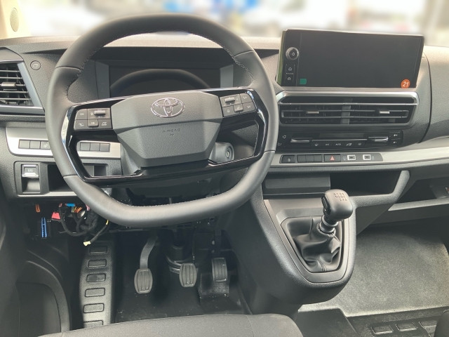 Bild 6: Toyota Proace Verso 2,0 l, 145 Shuttle Medium