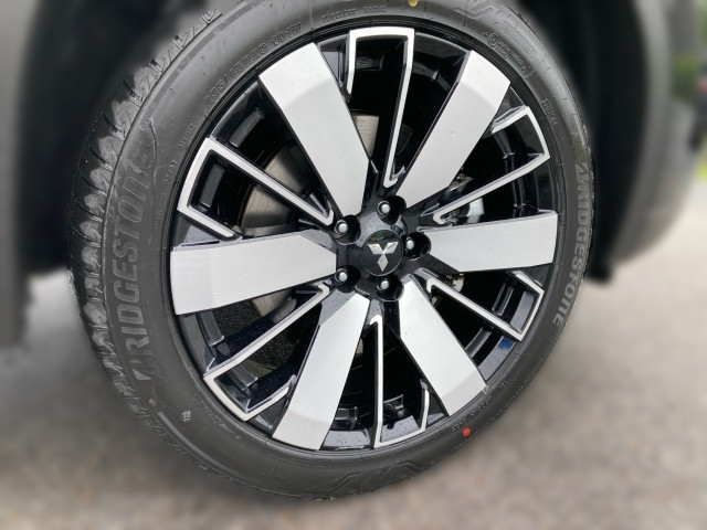 Bild 4: Mitsubishi Outlander PHEV 2,4 4WD Intense AT 25