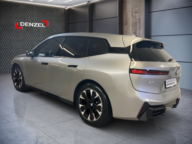 Bild 2: BMW PKW i-Serie iX xDrive45 I20