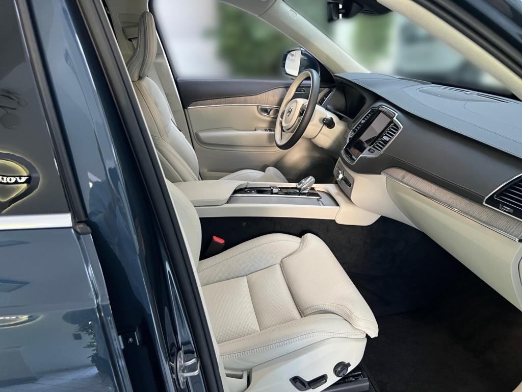 Bild 5: Volvo XC90 T8 AWD Plug-In Hybrid Ultra Bright 7 Sitzer