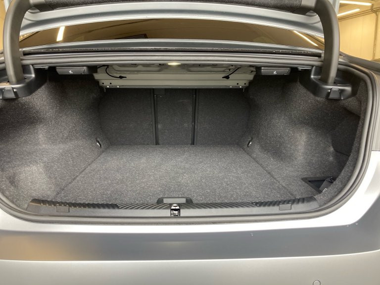 Bild 9: BMW i5 M60 xDrive Limousine G60
